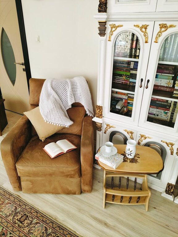 Tips for Creating a Cozy Reading Nook in Any Space